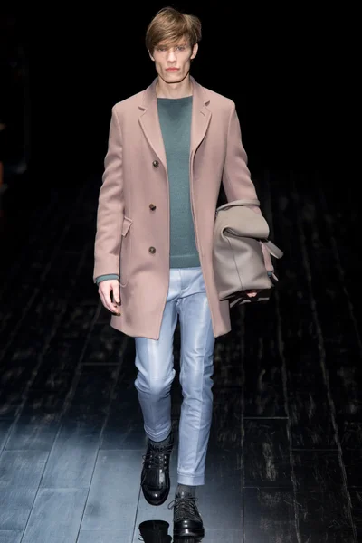 Look 1